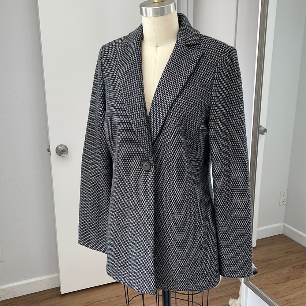 NEW! St. John Knits Jacket. Size 8.